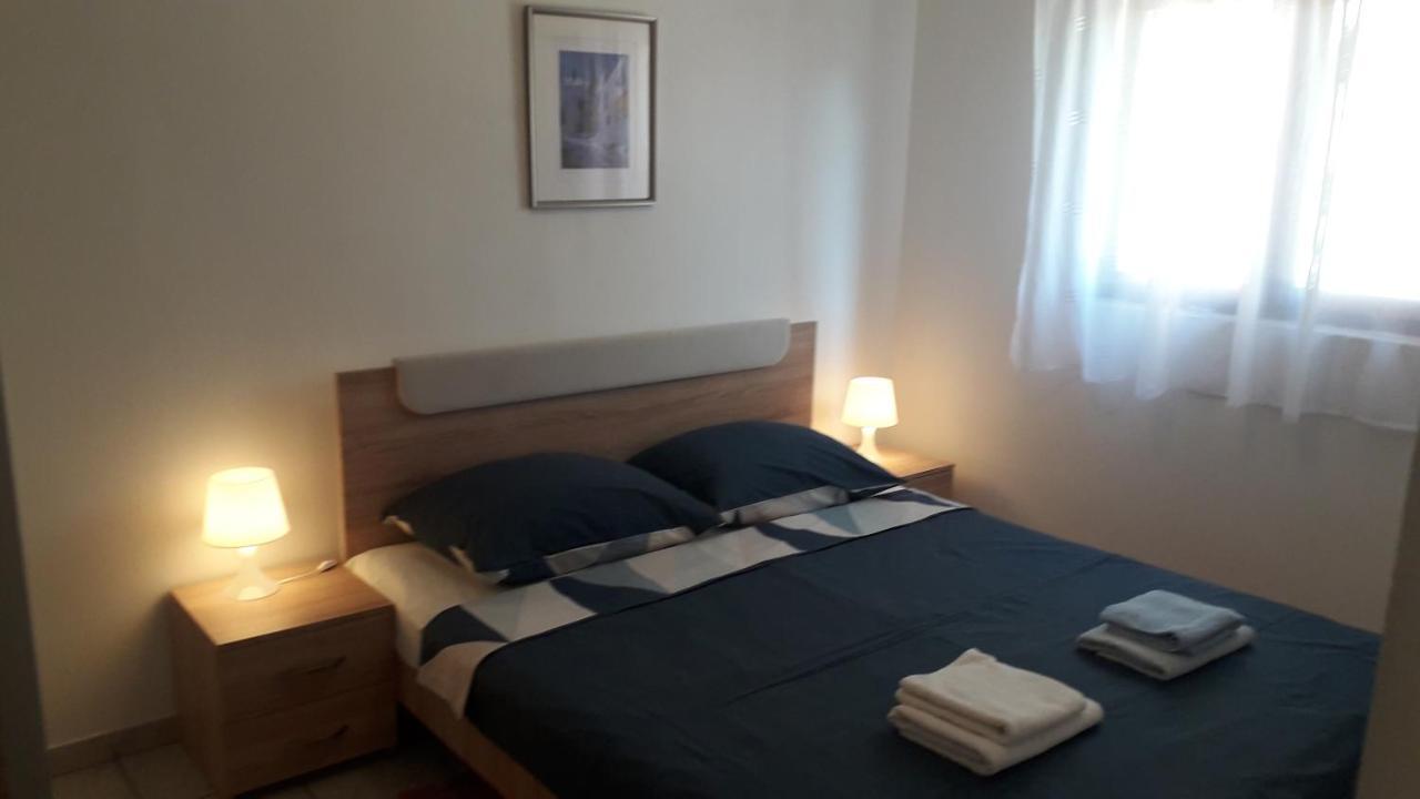 Apartmani Mia Liznjan Exterior photo