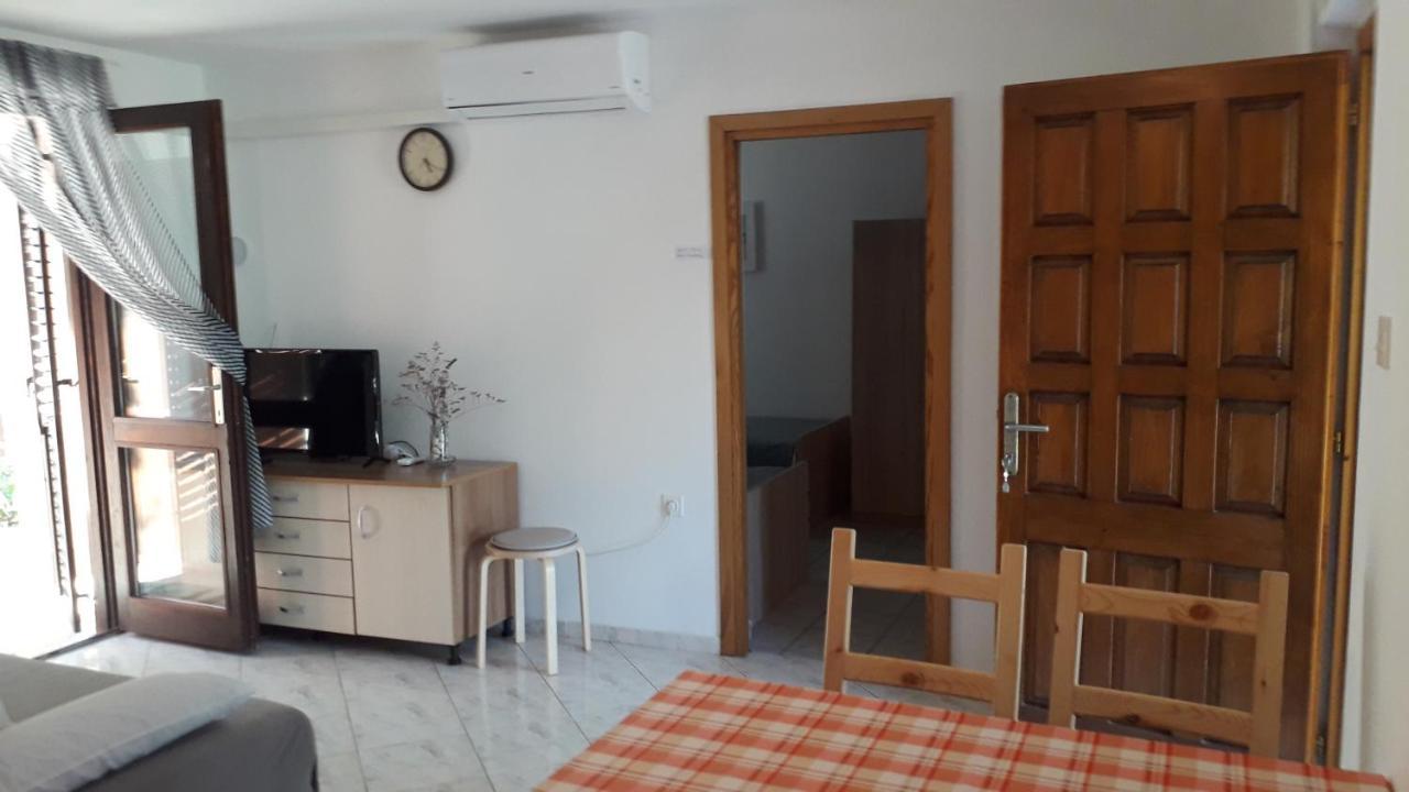 Apartmani Mia Liznjan Exterior photo