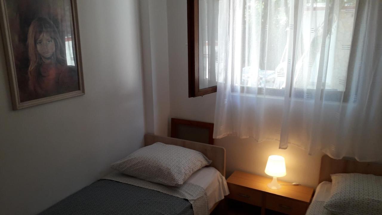 Apartmani Mia Liznjan Exterior photo