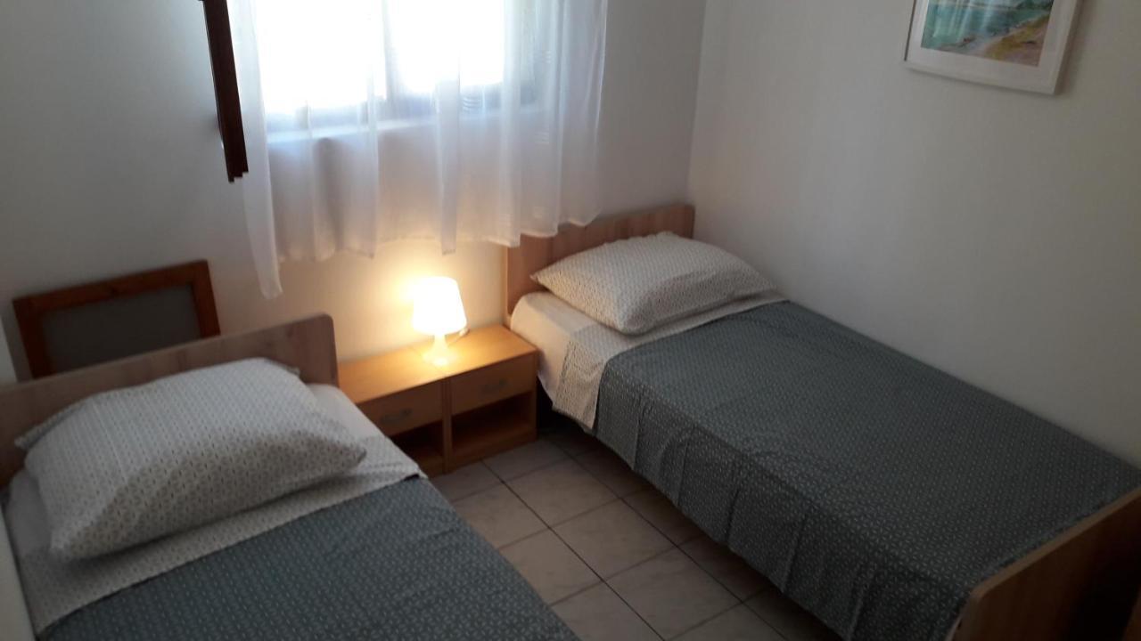 Apartmani Mia Liznjan Exterior photo