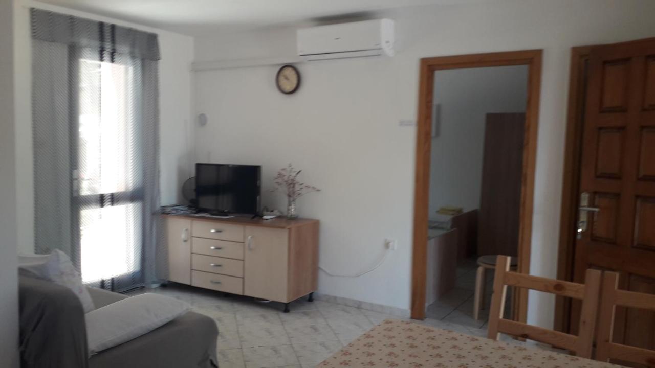 Apartmani Mia Liznjan Exterior photo
