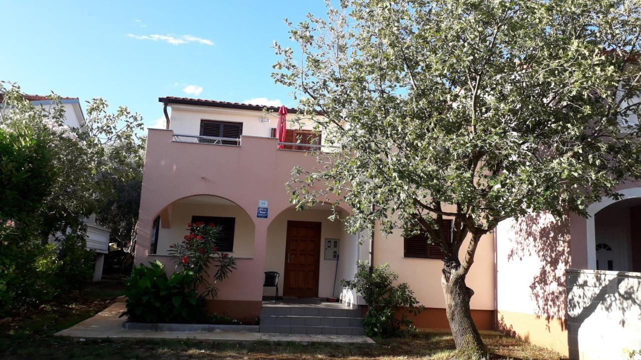 Apartmani Mia Liznjan Exterior photo