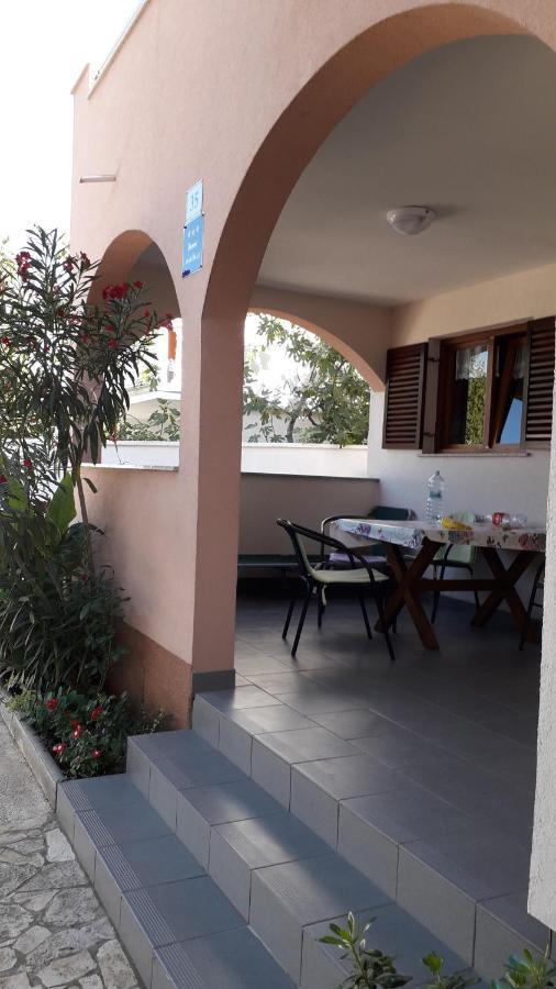 Apartmani Mia Liznjan Exterior photo