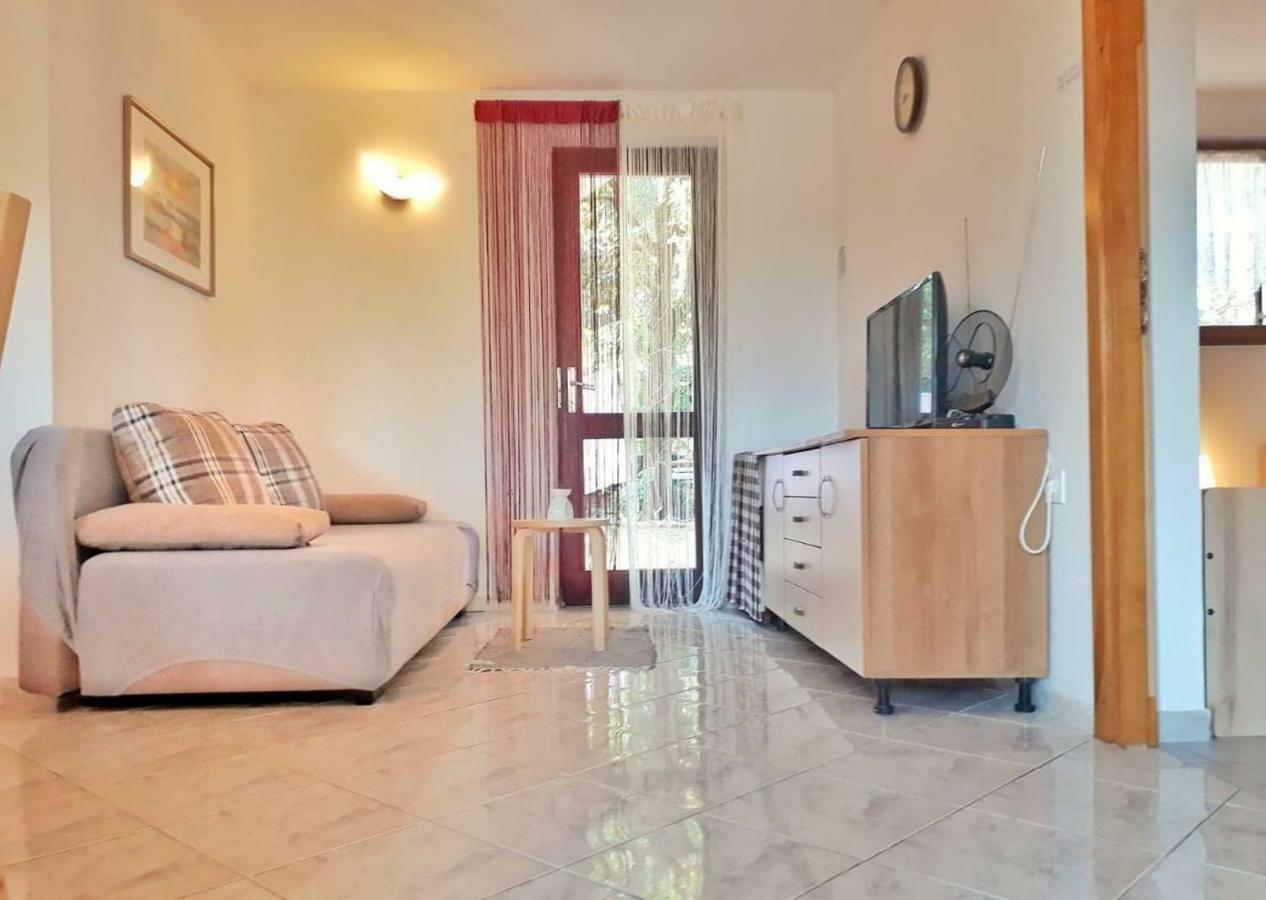 Apartmani Mia Liznjan Exterior photo