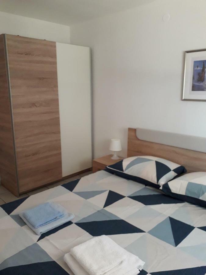 Apartmani Mia Liznjan Exterior photo
