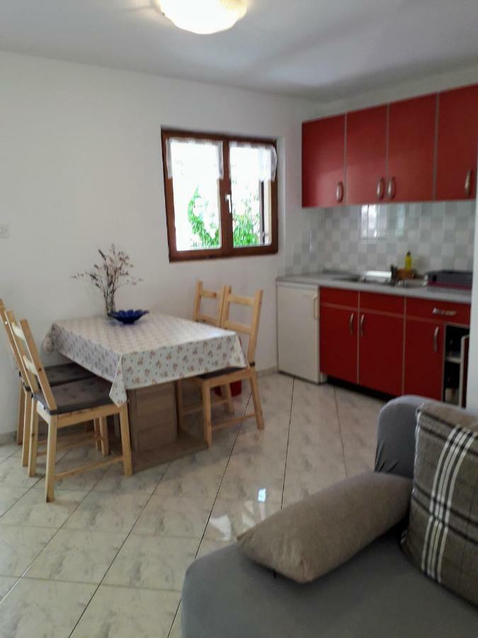 Apartmani Mia Liznjan Exterior photo