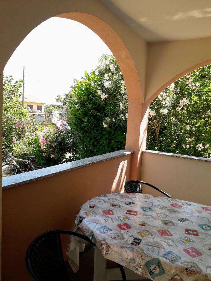 Apartmani Mia Liznjan Exterior photo